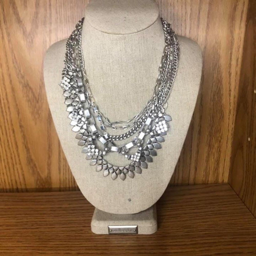 Stella & Dot Silver Sutton Necklace